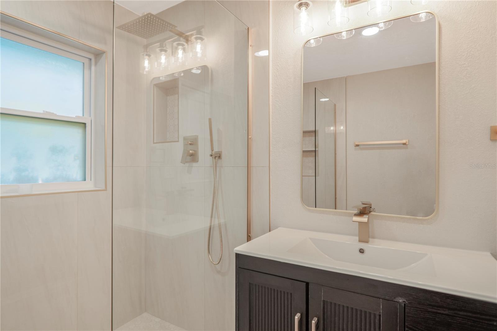 Image 34 of 48 For 2570 Derbyshire Boulevard