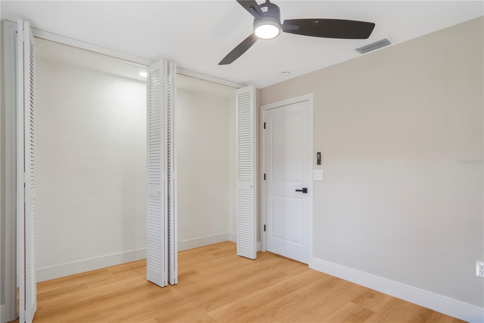 Image 38 of 48 For 2570 Derbyshire Boulevard