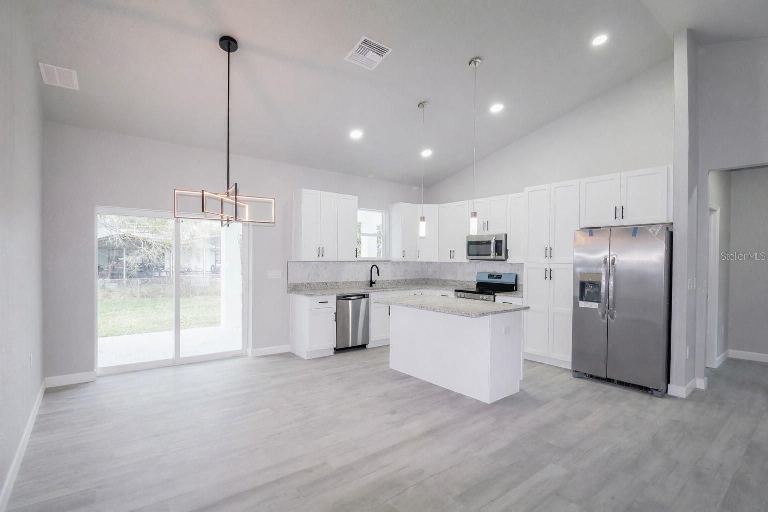 Image 10 of 38 For 769 Memorial Drive