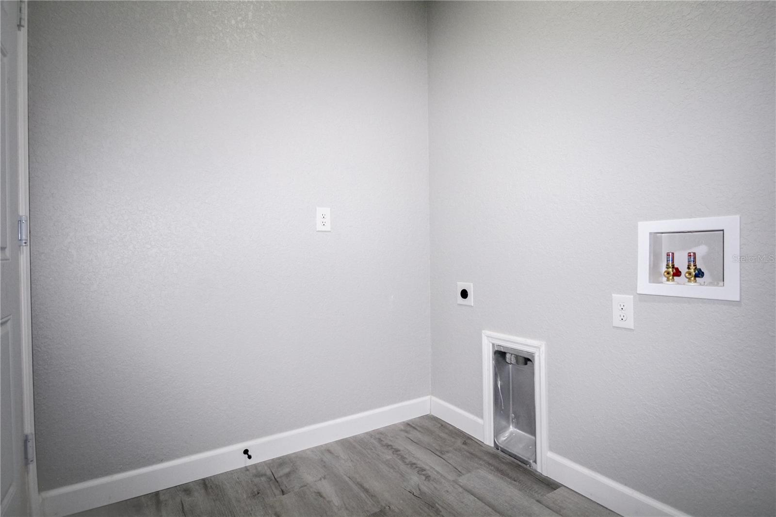 Image 29 of 38 For 769 Memorial Drive