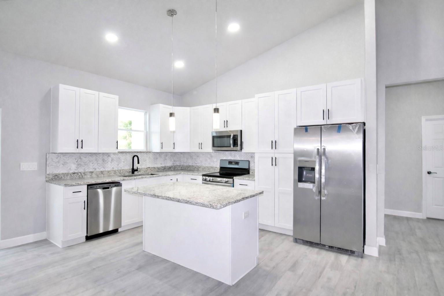 Image 3 of 38 For 769 Memorial Drive