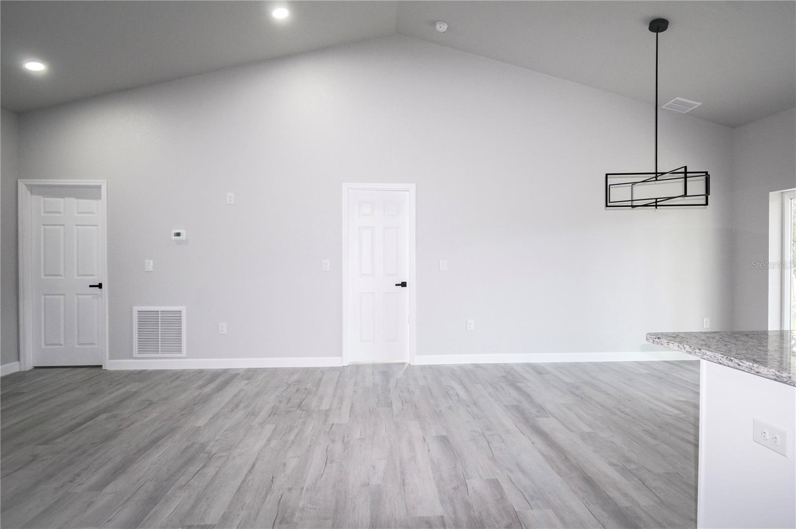 Image 9 of 38 For 769 Memorial Drive