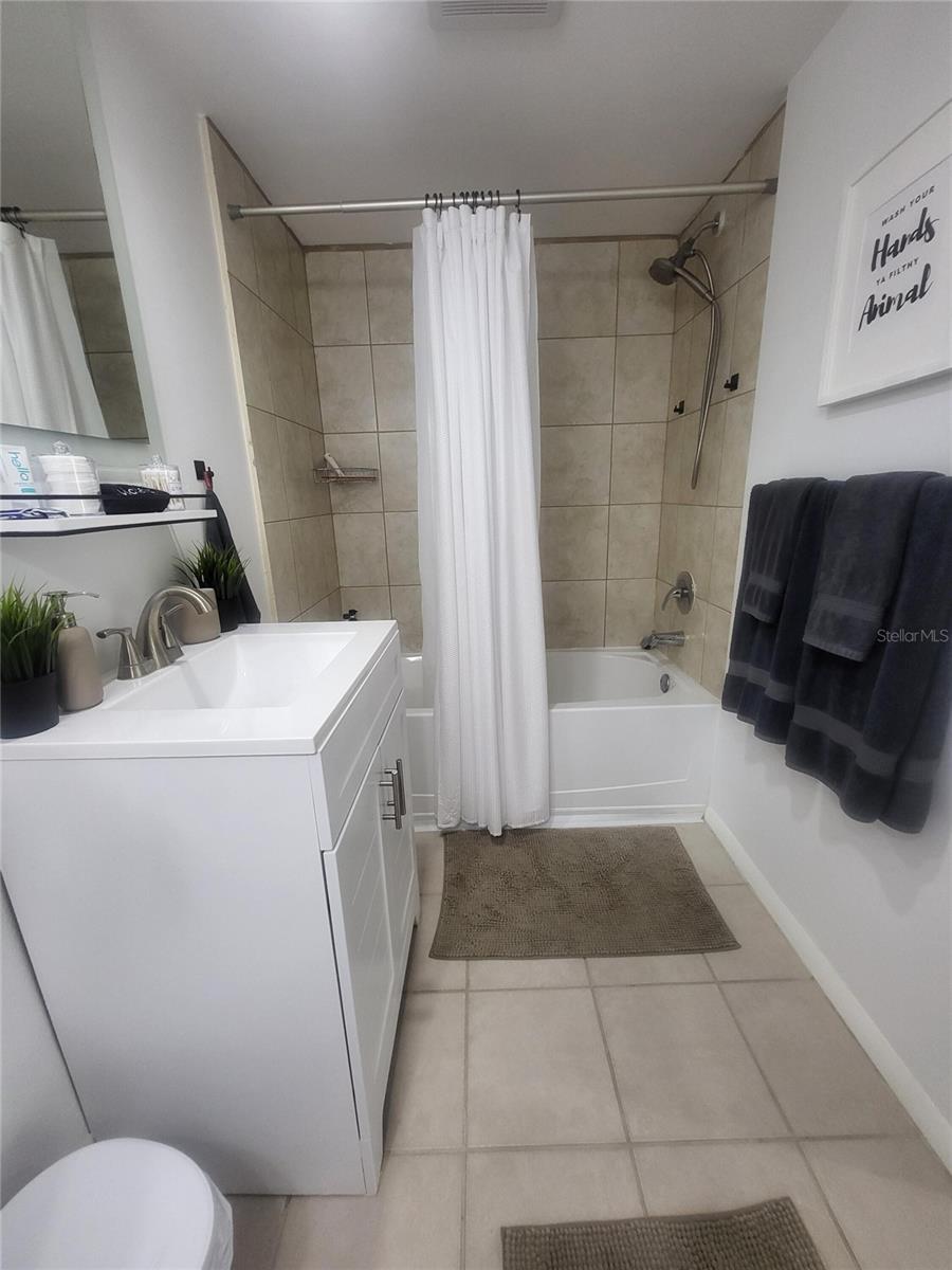 Image 11 of 25 For 701 Madison Avenue 414