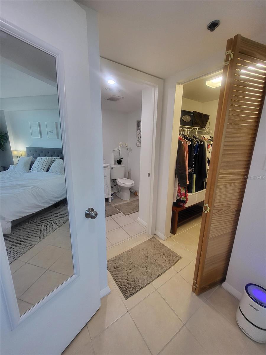 Image 16 of 25 For 701 Madison Avenue 414