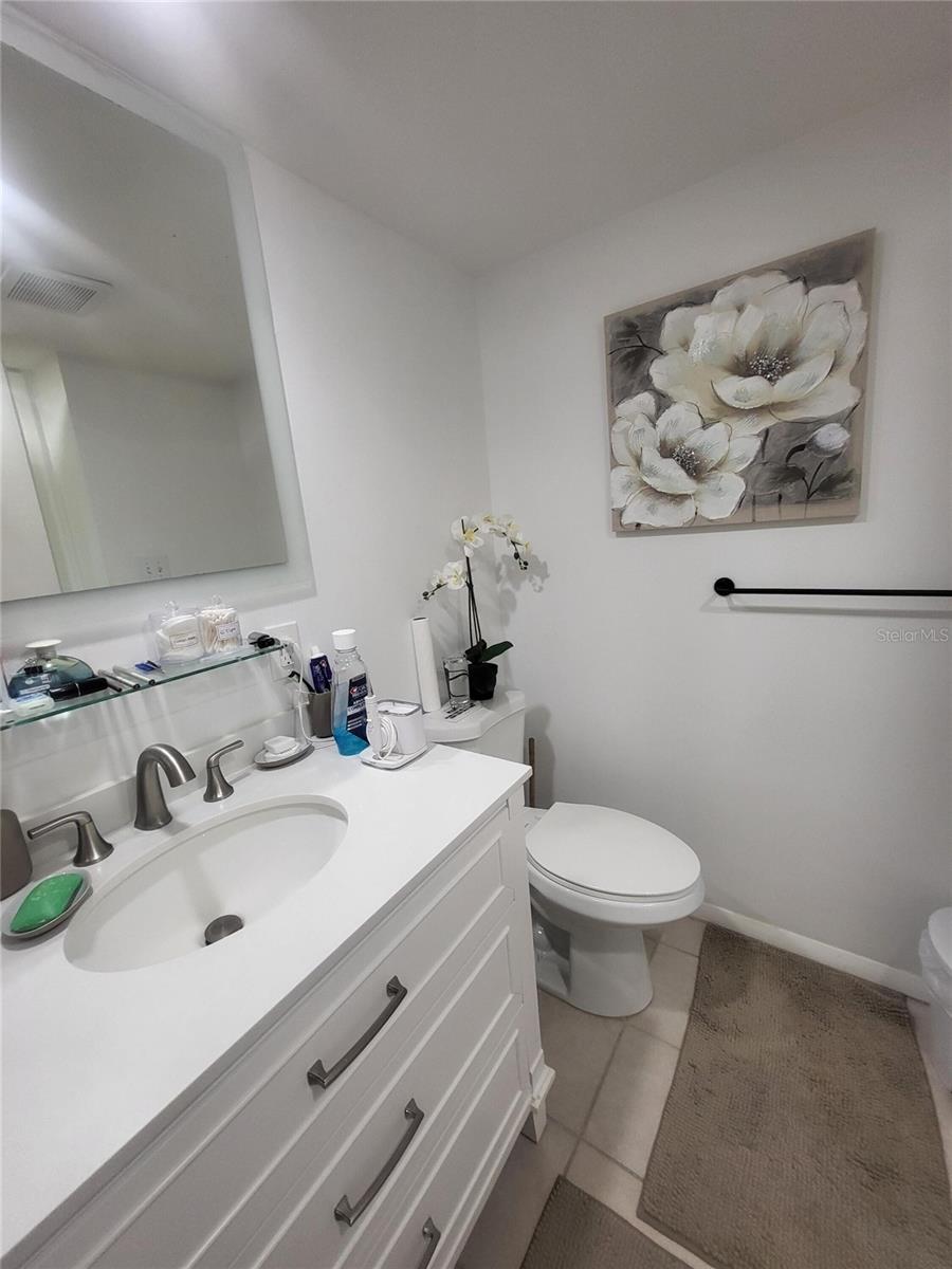 Image 21 of 25 For 701 Madison Avenue 414