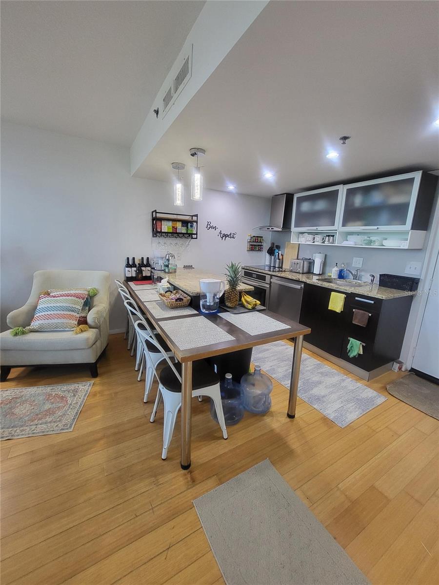 Image 5 of 25 For 701 Madison Avenue 414