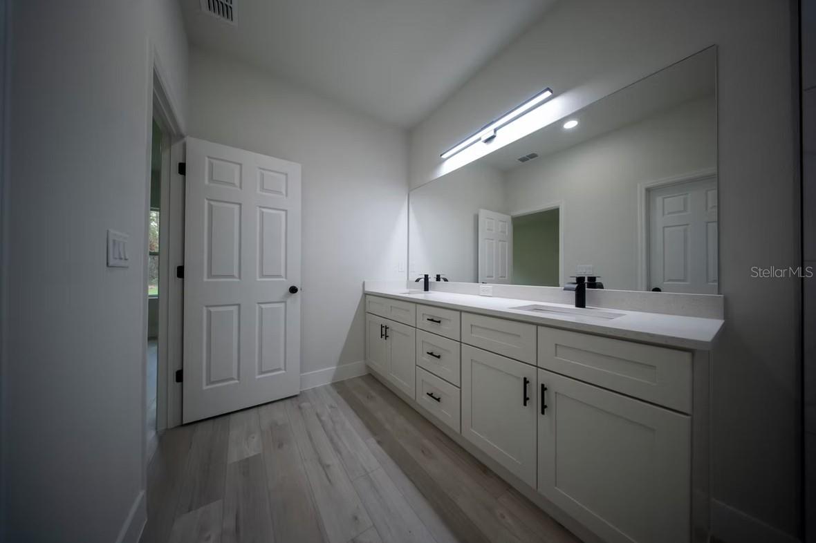 Image 15 of 33 For 6442 Sandborn Loop