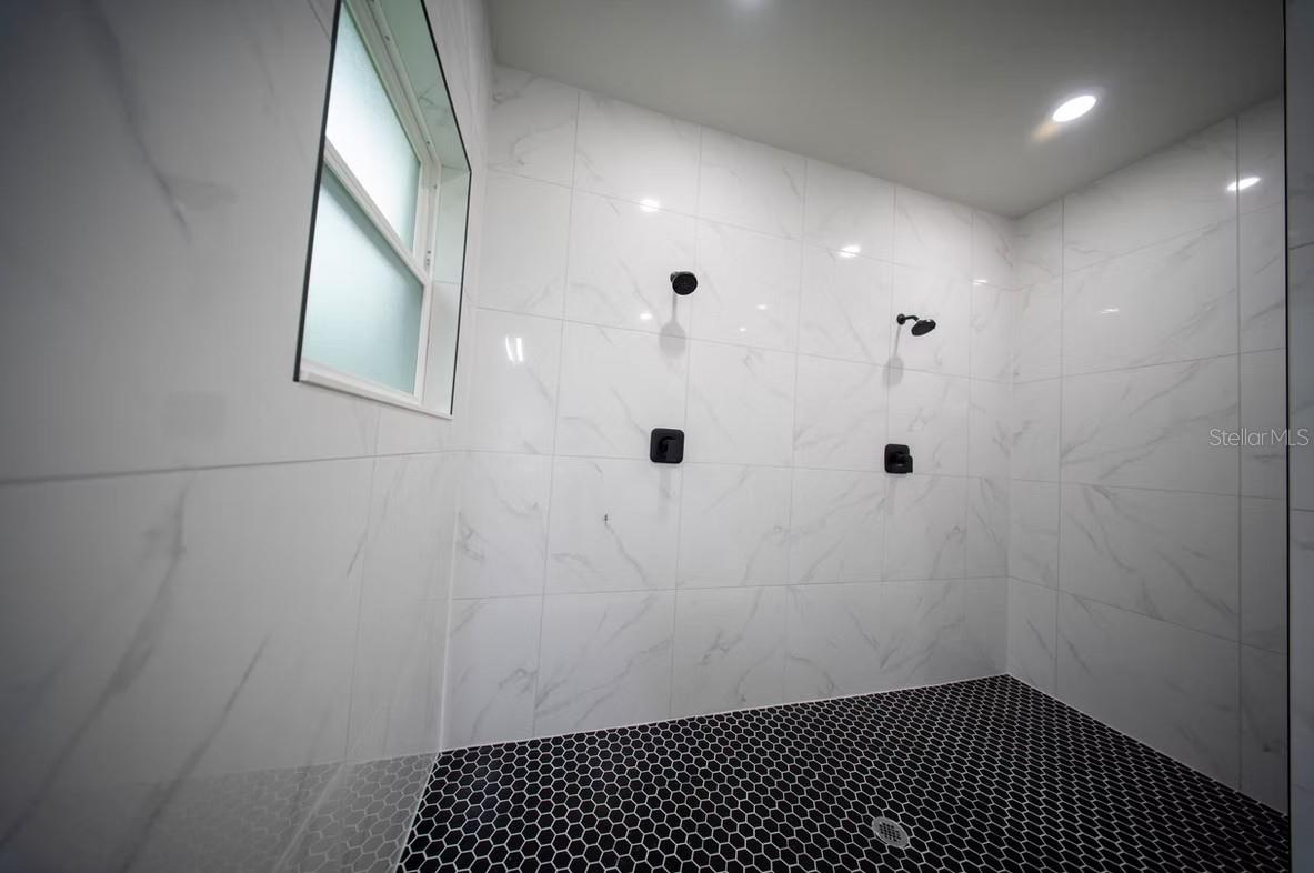 Image 18 of 33 For 6442 Sandborn Loop