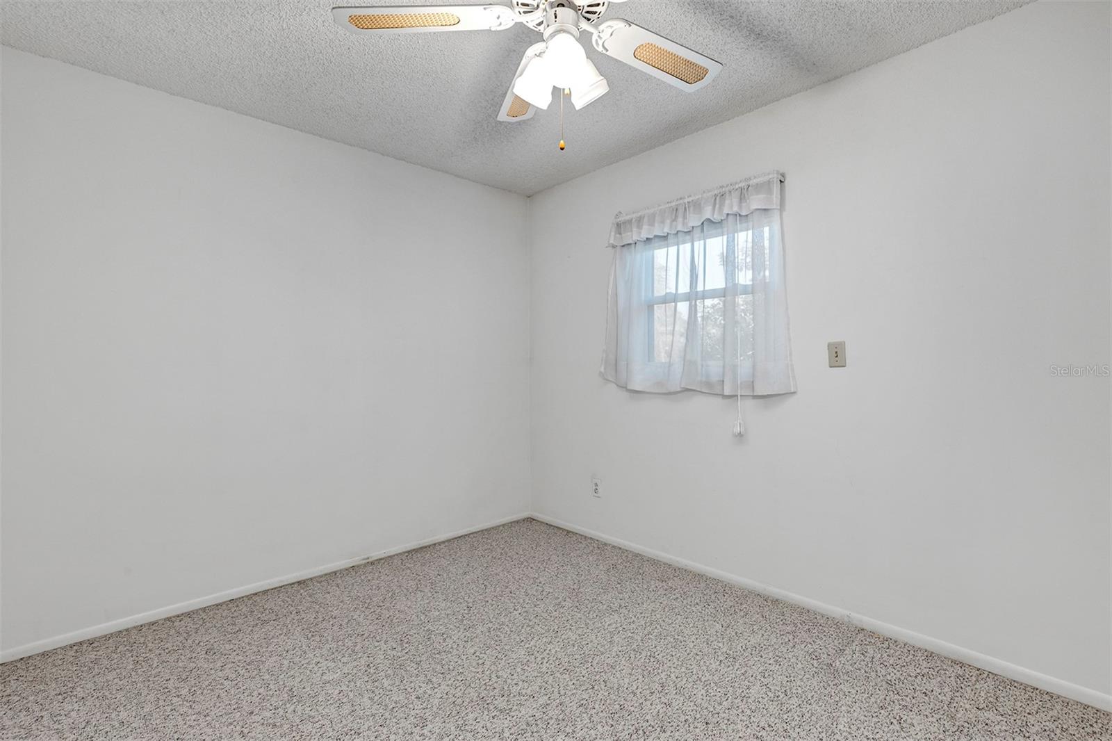 Image 15 of 39 For 10611 Deergrass Lane