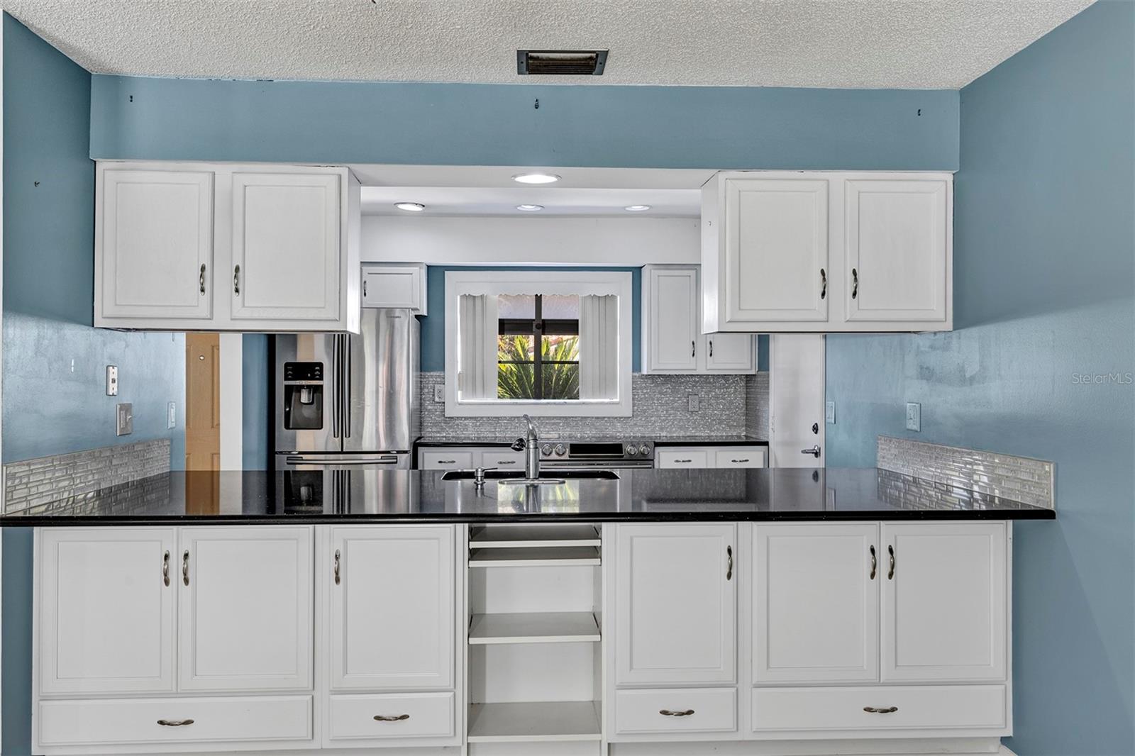 Image 3 of 39 For 10611 Deergrass Lane