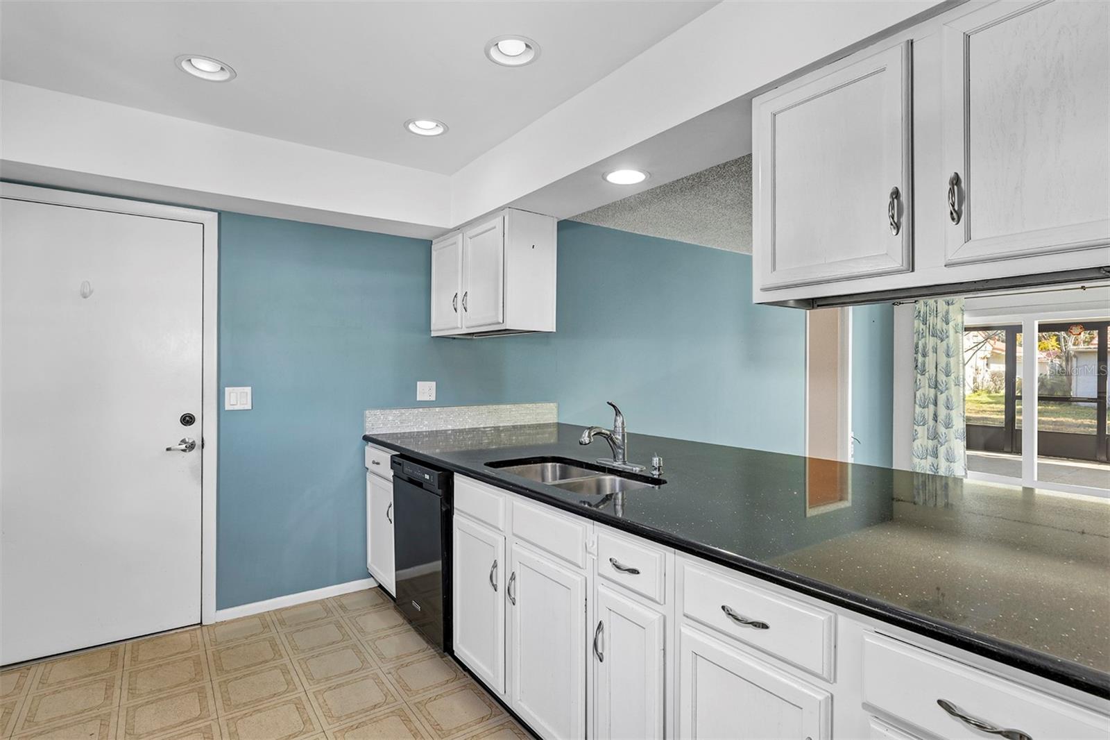 Image 5 of 39 For 10611 Deergrass Lane