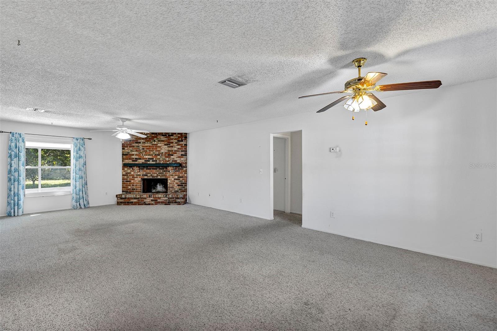 Image 8 of 39 For 10611 Deergrass Lane