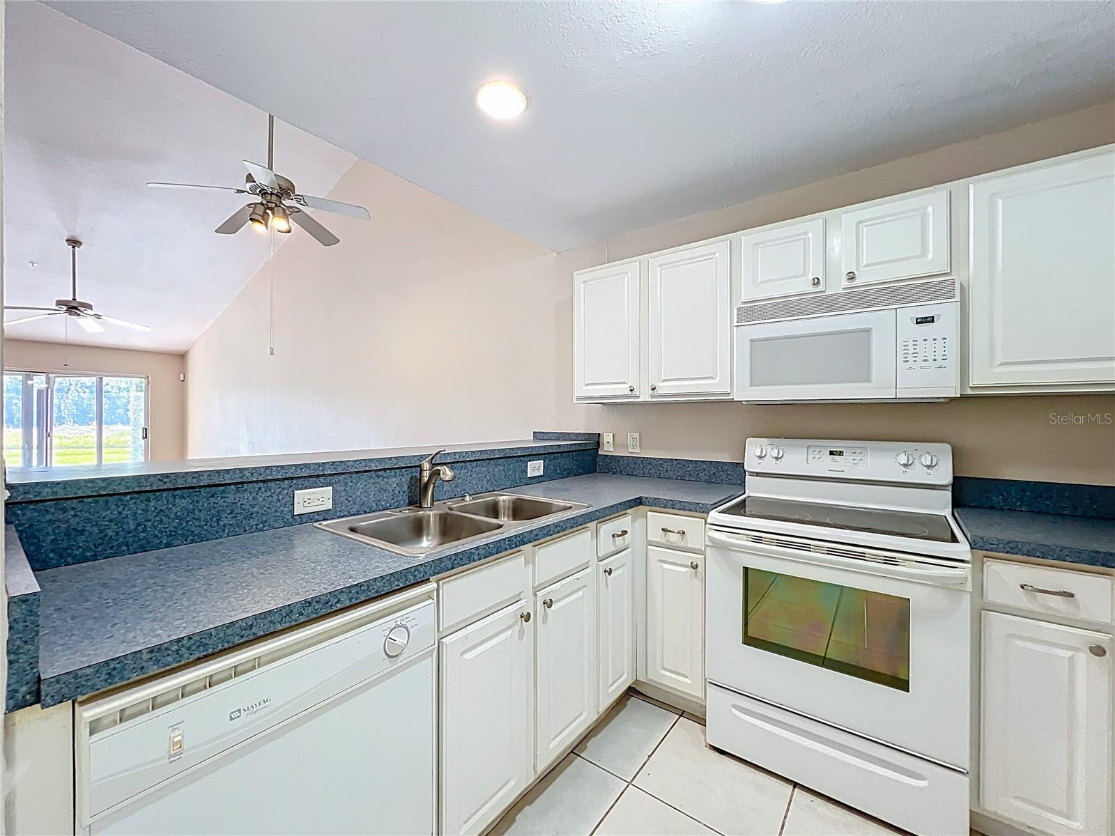 Image 10 of 44 For 100 Silver Sea Road