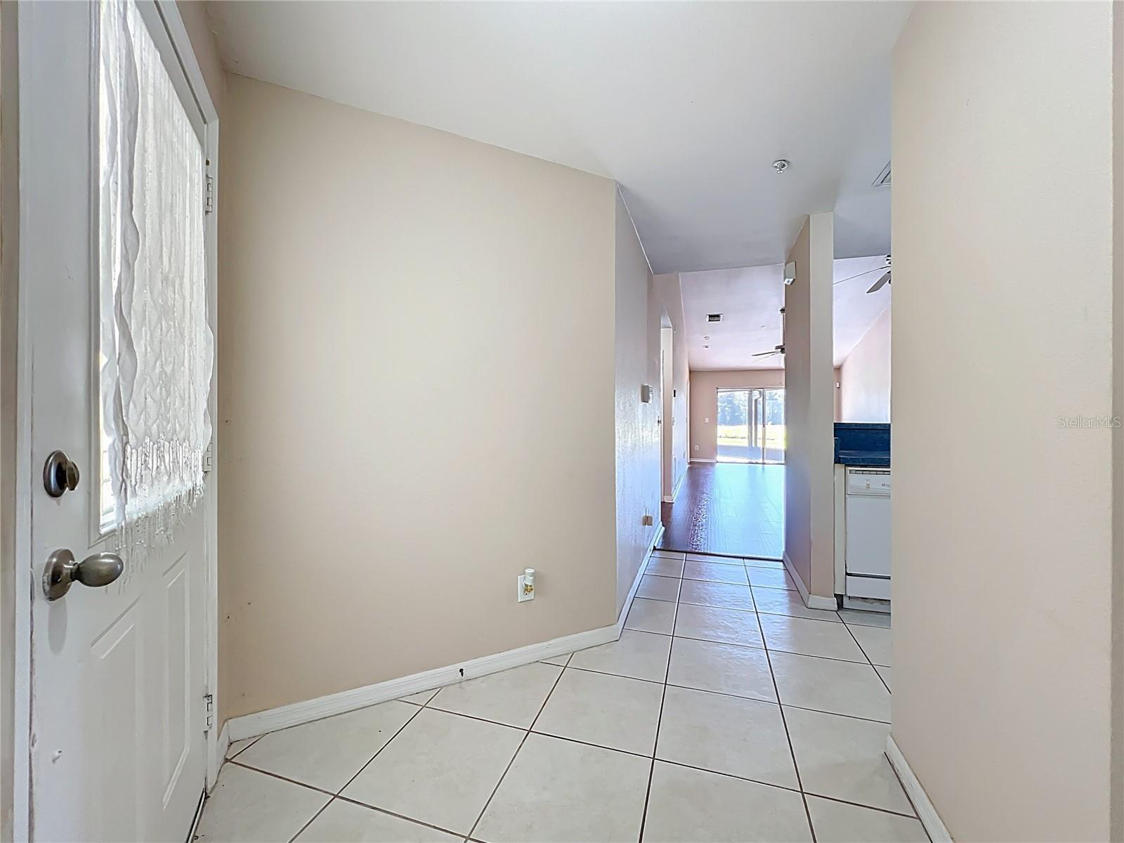 Image 7 of 44 For 100 Silver Sea Road