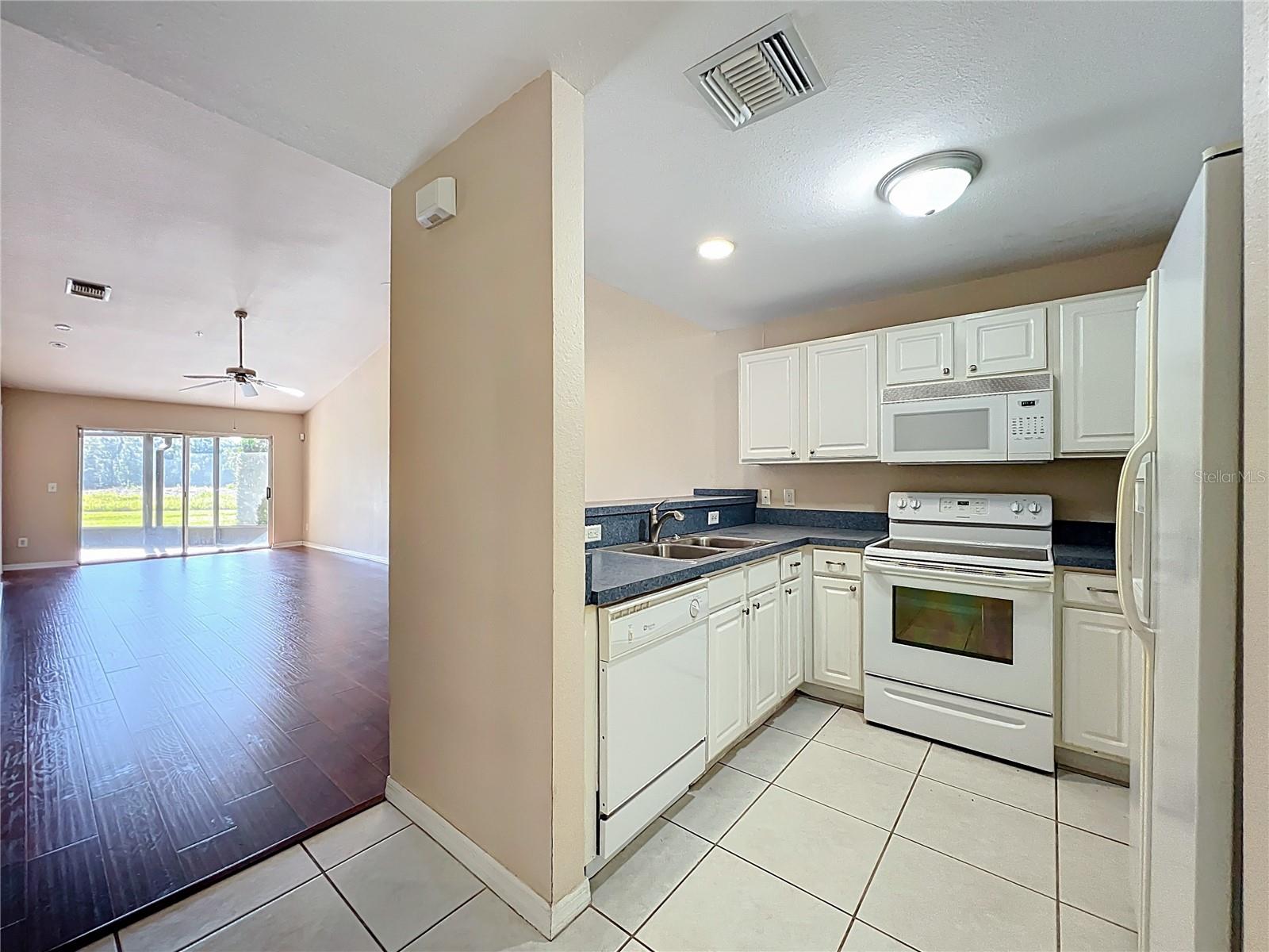 Image 8 of 44 For 100 Silver Sea Road