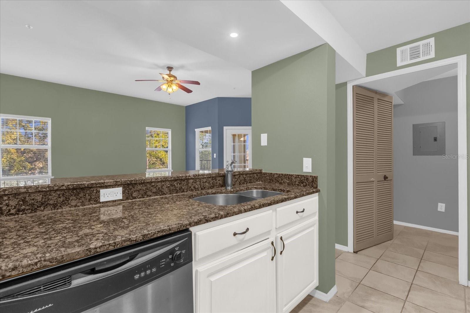 Image 10 of 28 For 413 Summit Ridge Place 315