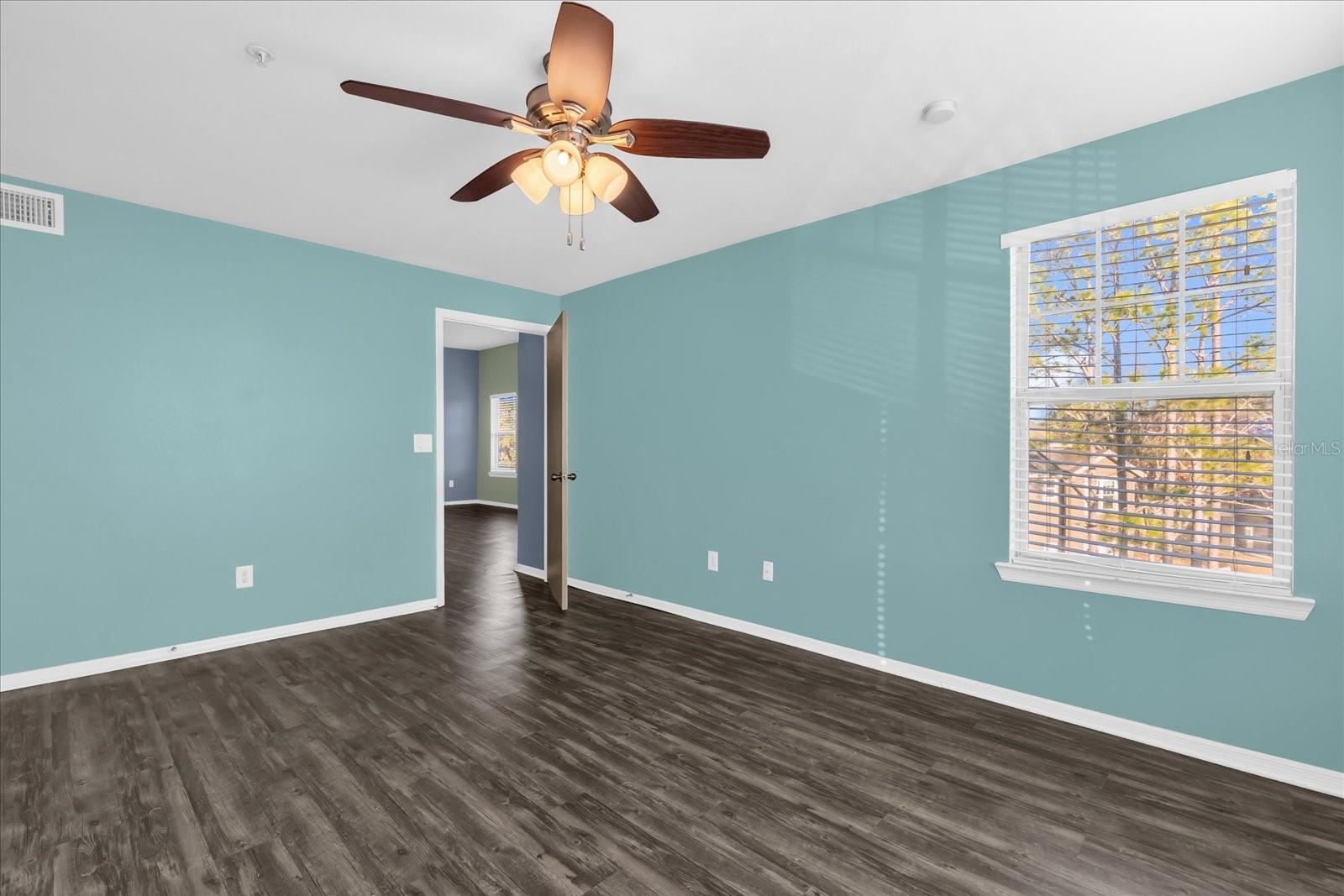 Image 15 of 28 For 413 Summit Ridge Place 315