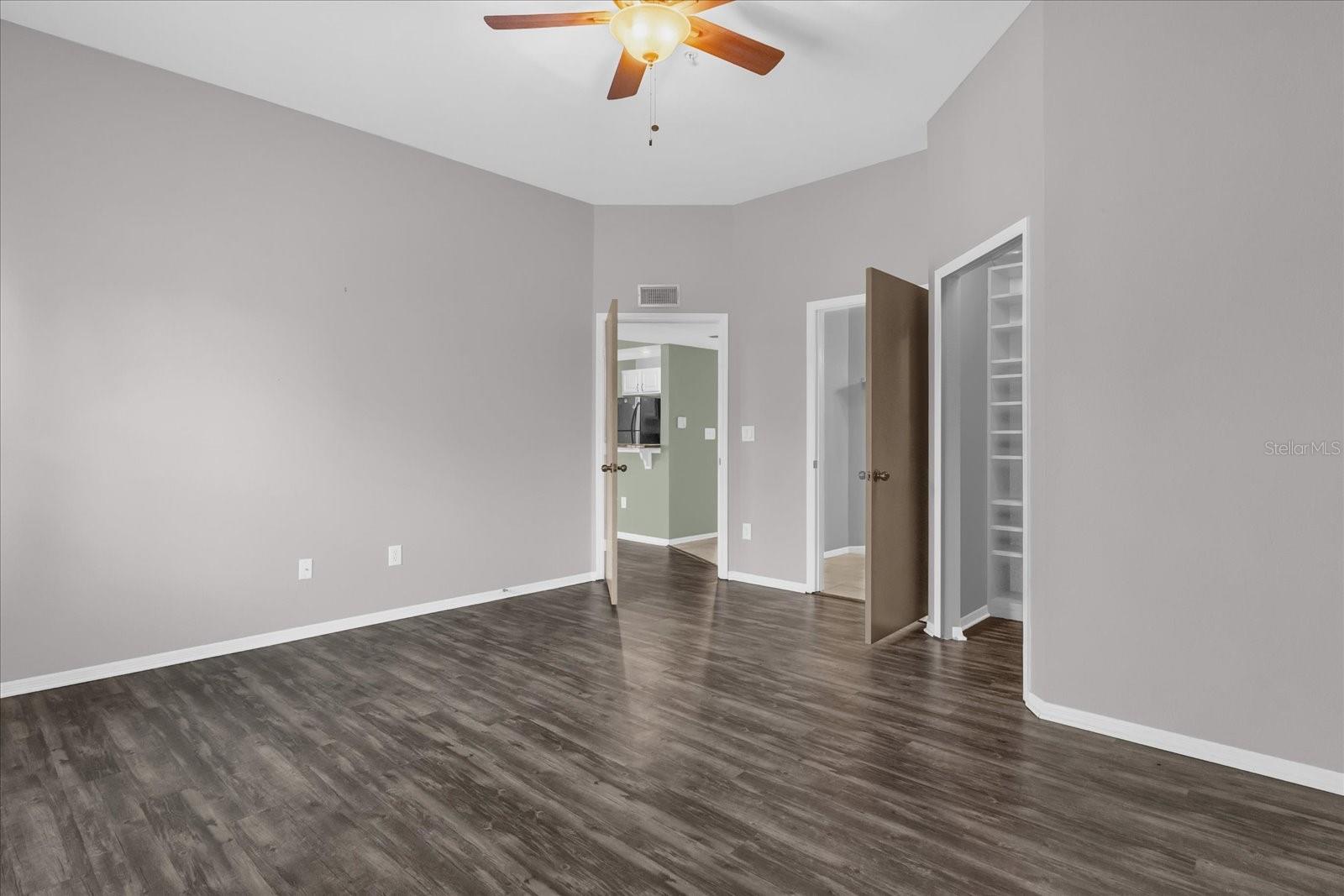 Image 18 of 28 For 413 Summit Ridge Place 315