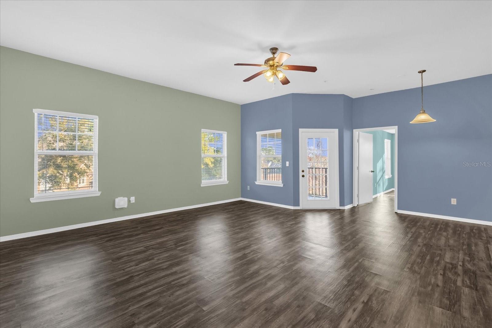 Image 4 of 28 For 413 Summit Ridge Place 315