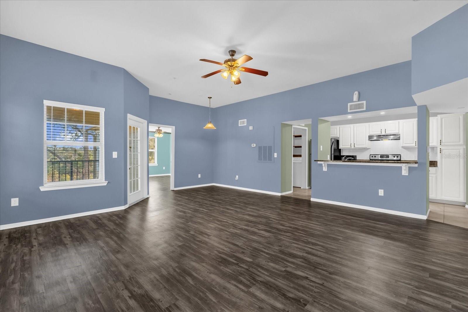 Image 7 of 28 For 413 Summit Ridge Place 315