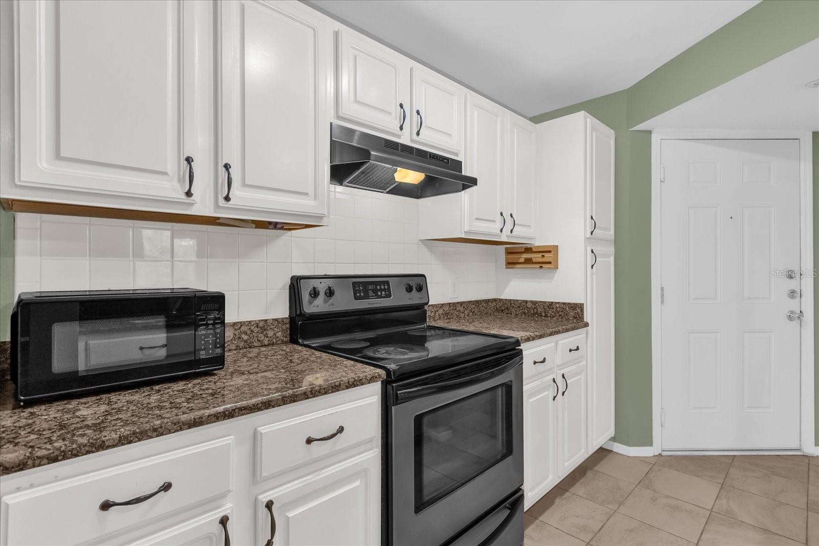 Image 9 of 28 For 413 Summit Ridge Place 315