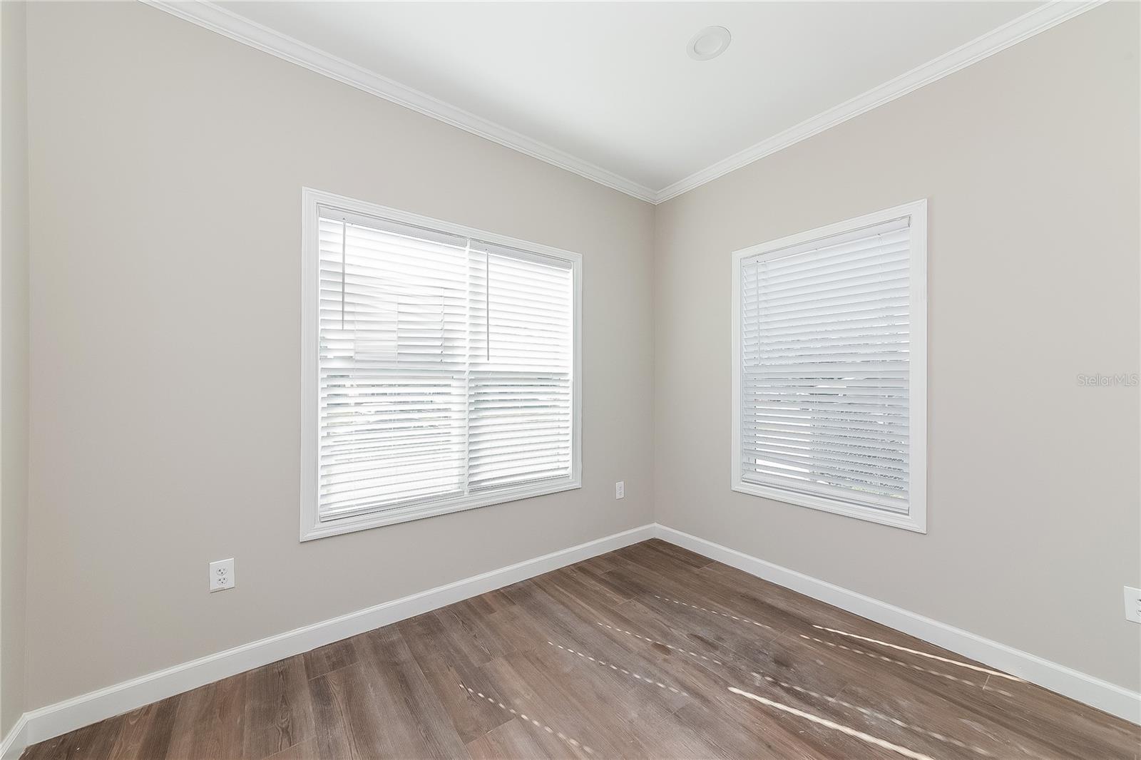 Image 4 of 16 For 509 60th Avenue Drive W