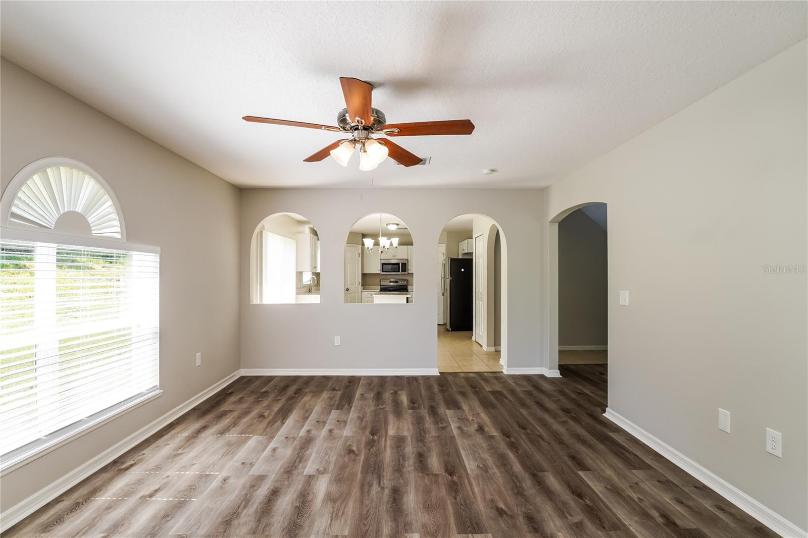 Image 2 of 17 For 517 Ridges Drive