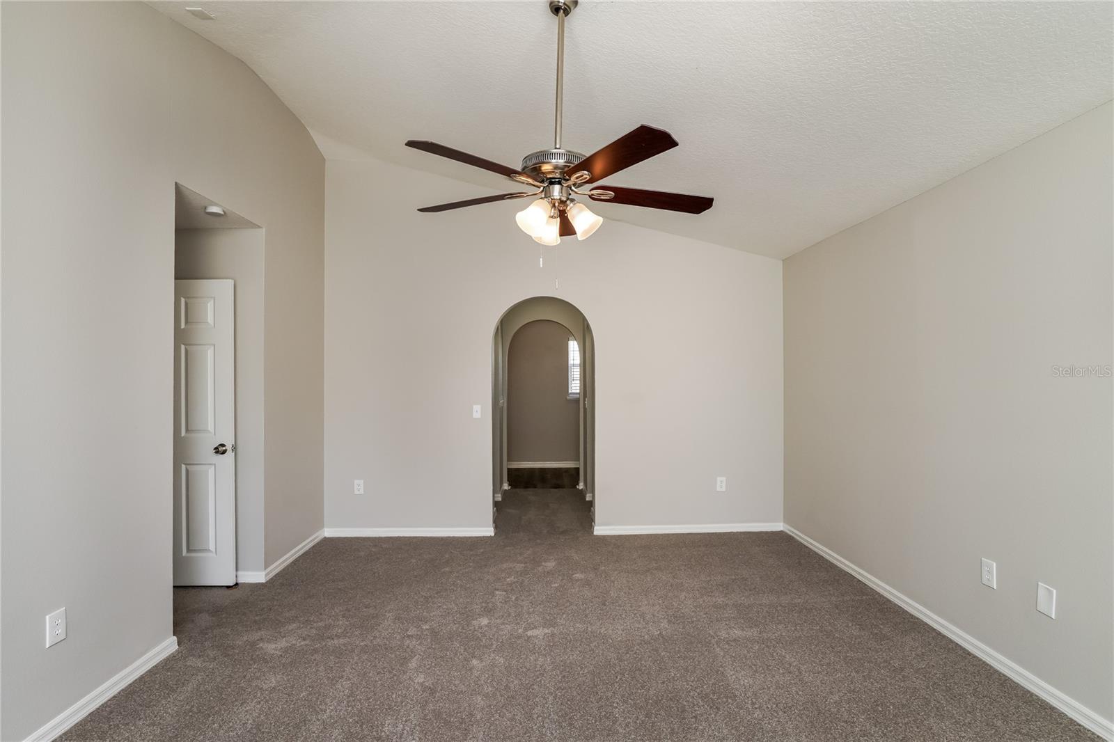 Image 8 of 17 For 517 Ridges Drive