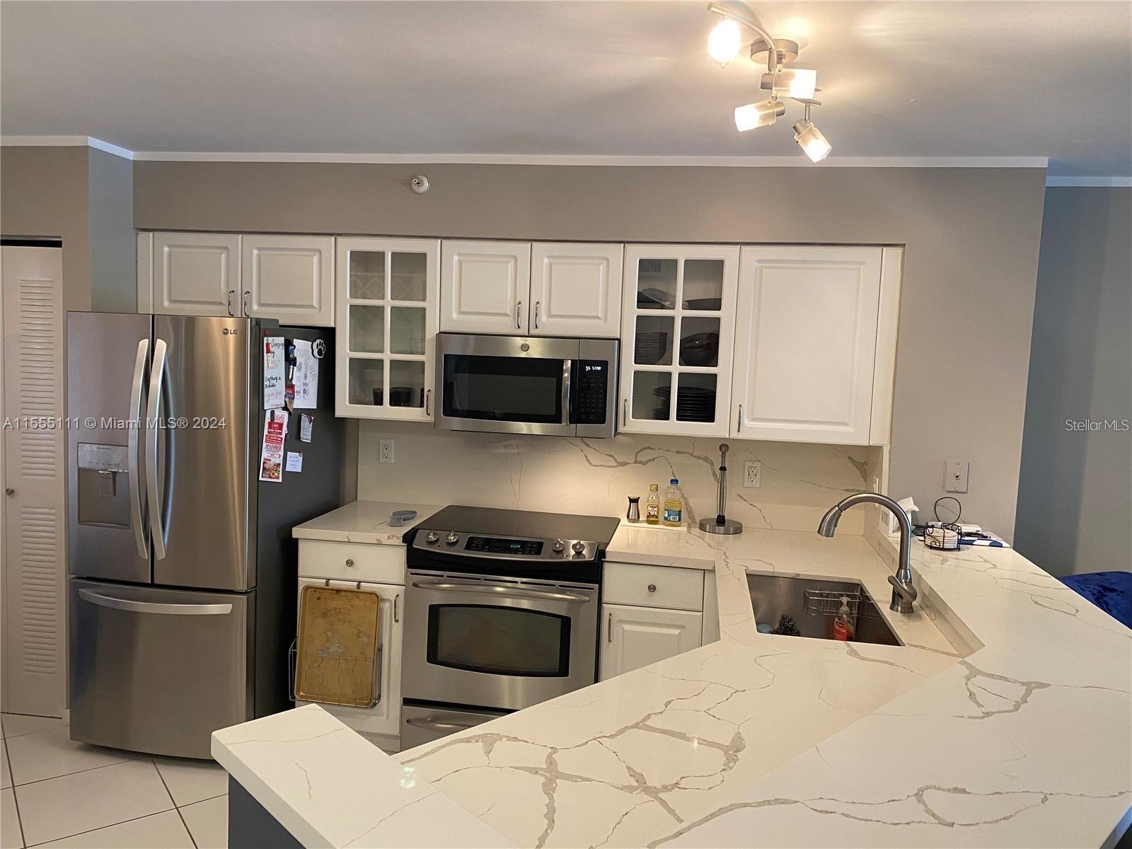 Image 5 of 17 For 2205 S Cypress Bend Dr, #302  2205