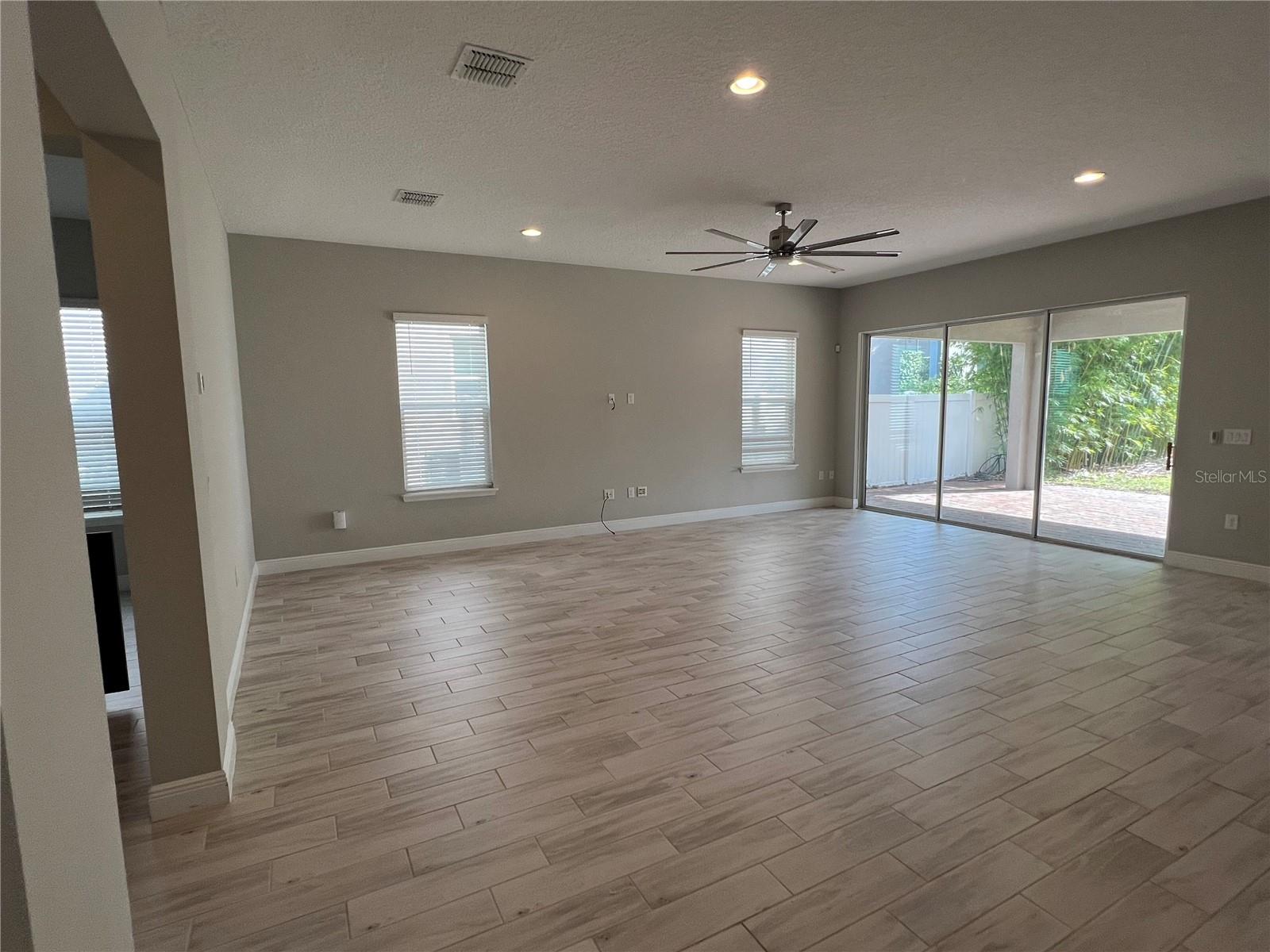 Image 7 of 60 For 15784 Sweet Limetta Drive