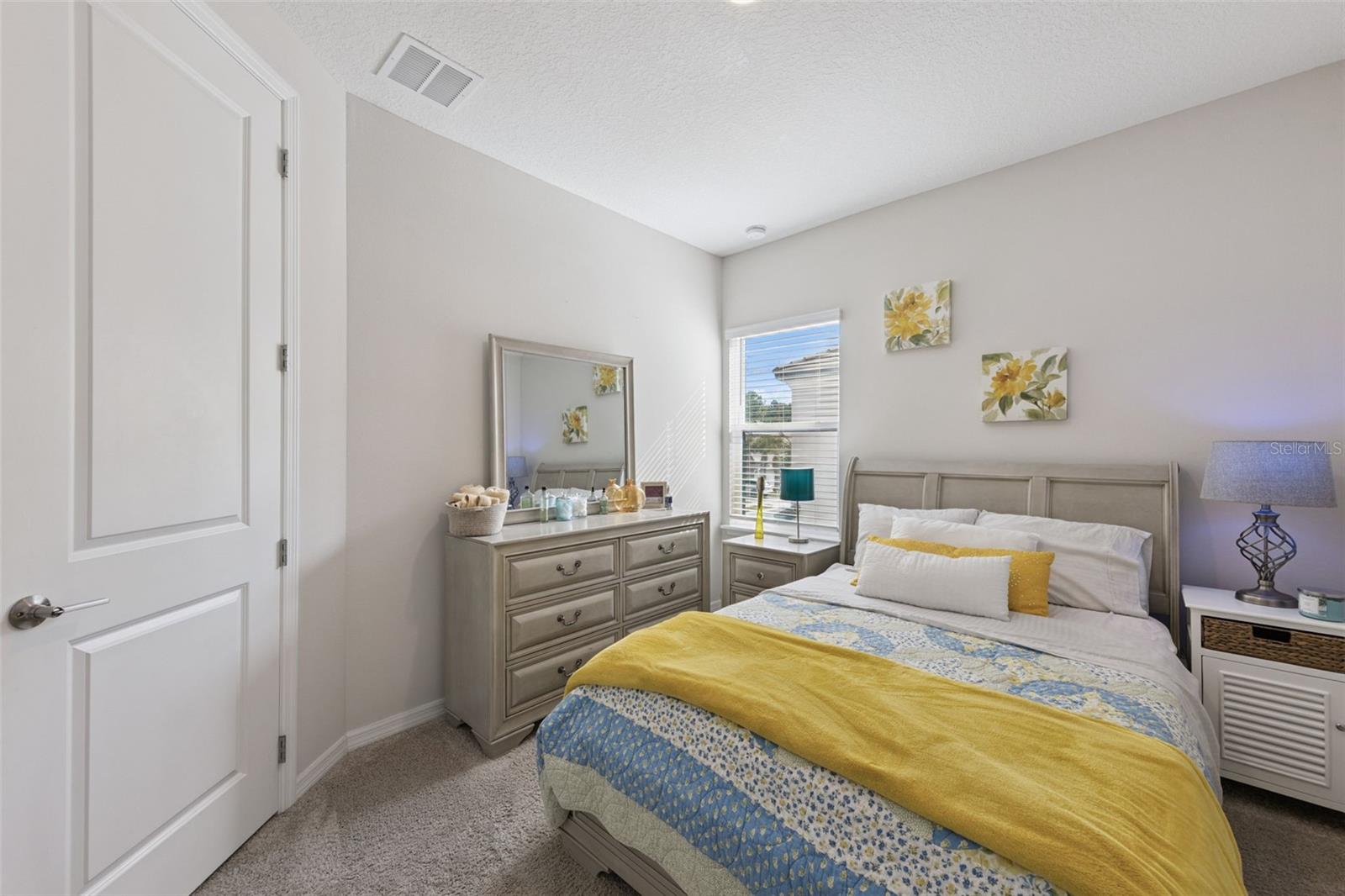 Image 19 of 39 For 1418 Lone Feather Trail