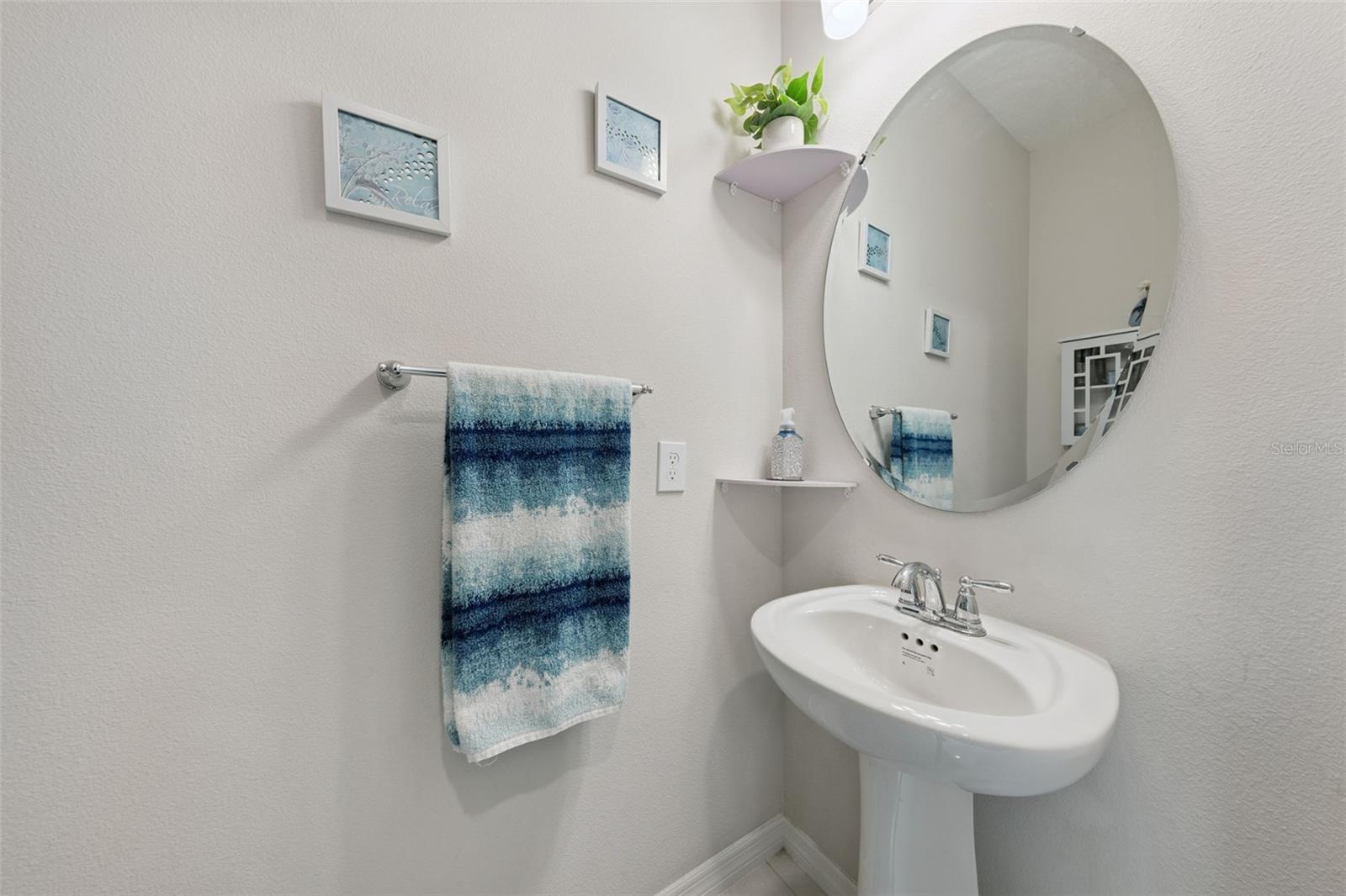 Image 24 of 39 For 1418 Lone Feather Trail