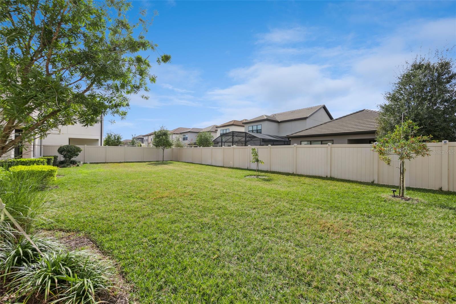 Image 27 of 39 For 1418 Lone Feather Trail