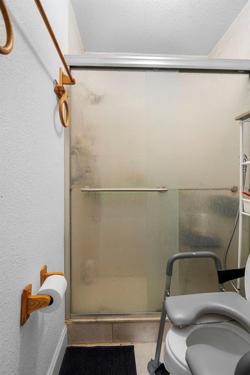 Image 25 of 37 For 224 Bennett Street