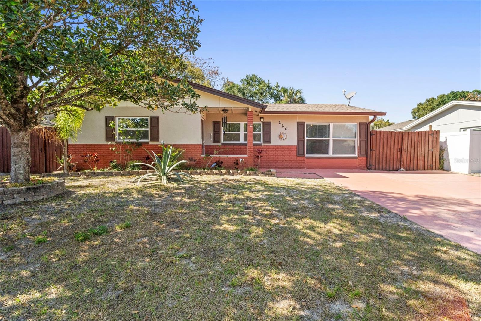 Image 32 of 37 For 224 Bennett Street