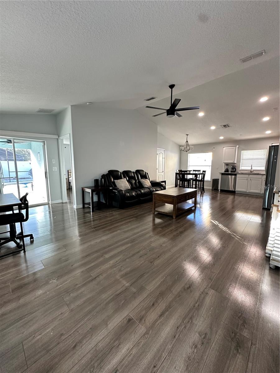 Image 14 of 31 For 1838 Royal Ridge Drive