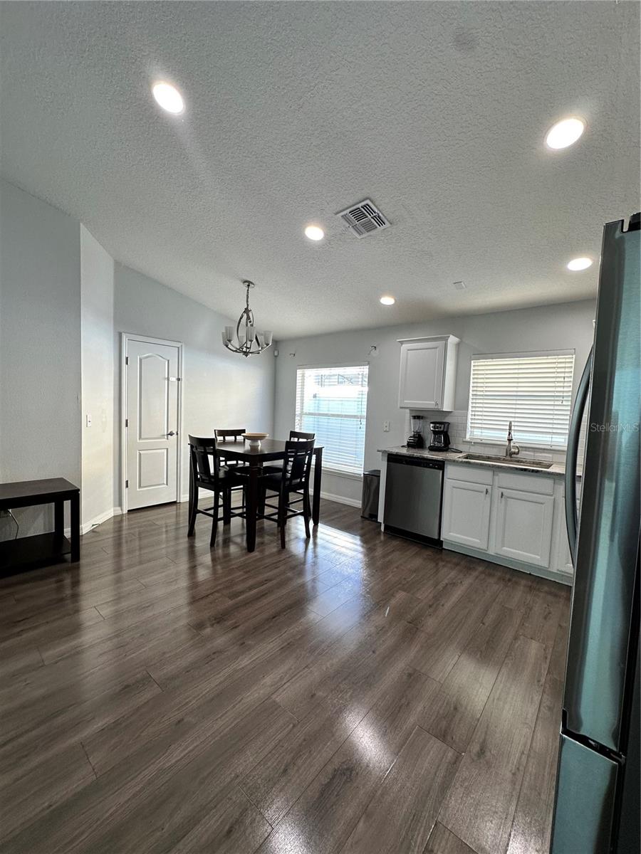 Image 16 of 31 For 1838 Royal Ridge Drive