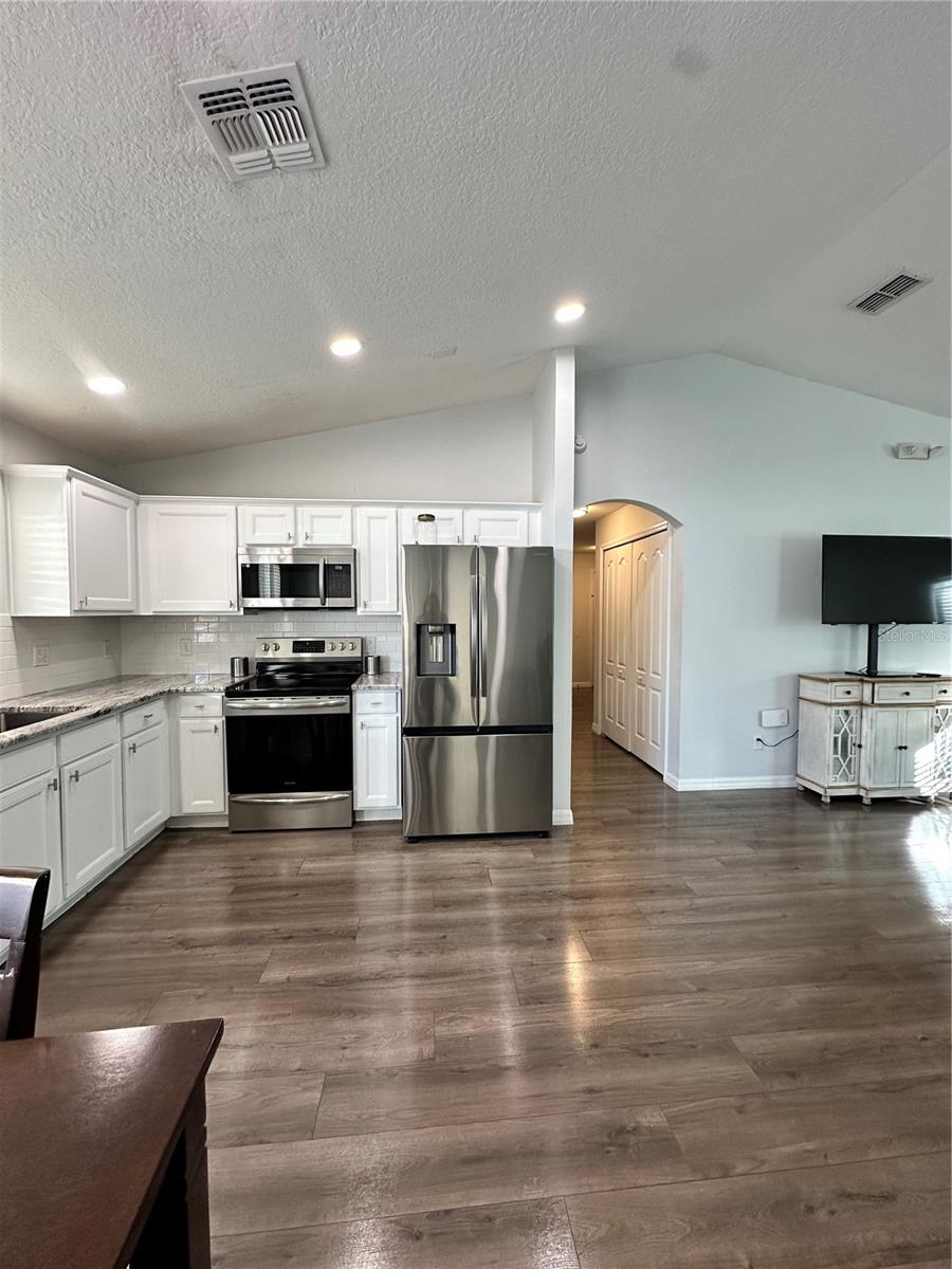 Image 18 of 31 For 1838 Royal Ridge Drive