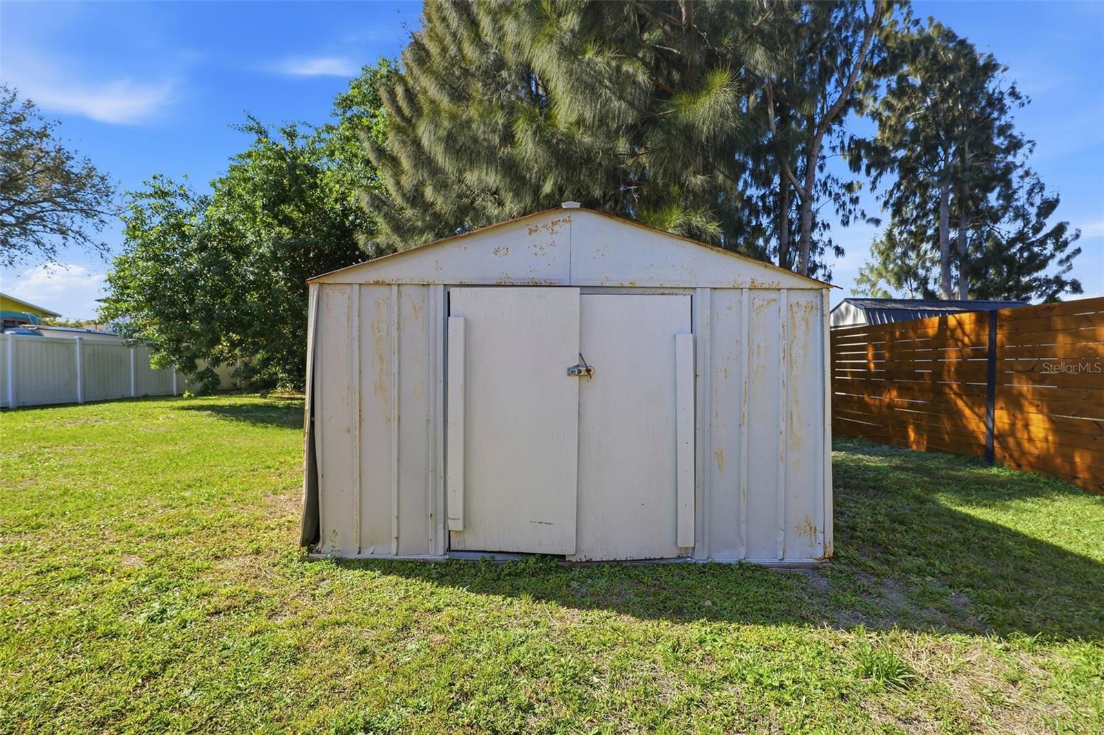 Image 19 of 24 For 518 Wisteria Drive