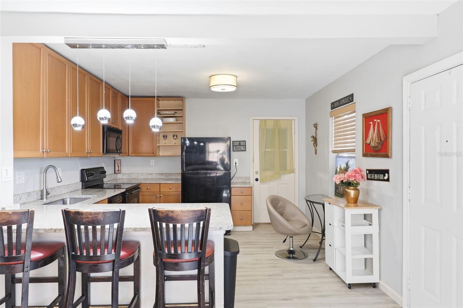 Image 5 of 24 For 518 Wisteria Drive