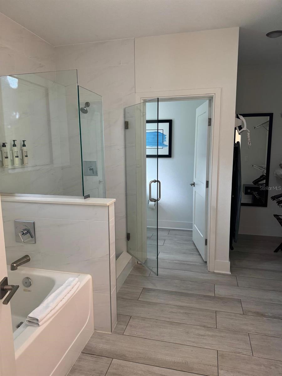 Image 17 of 40 For 14501 Grove Resort Avenue 3135