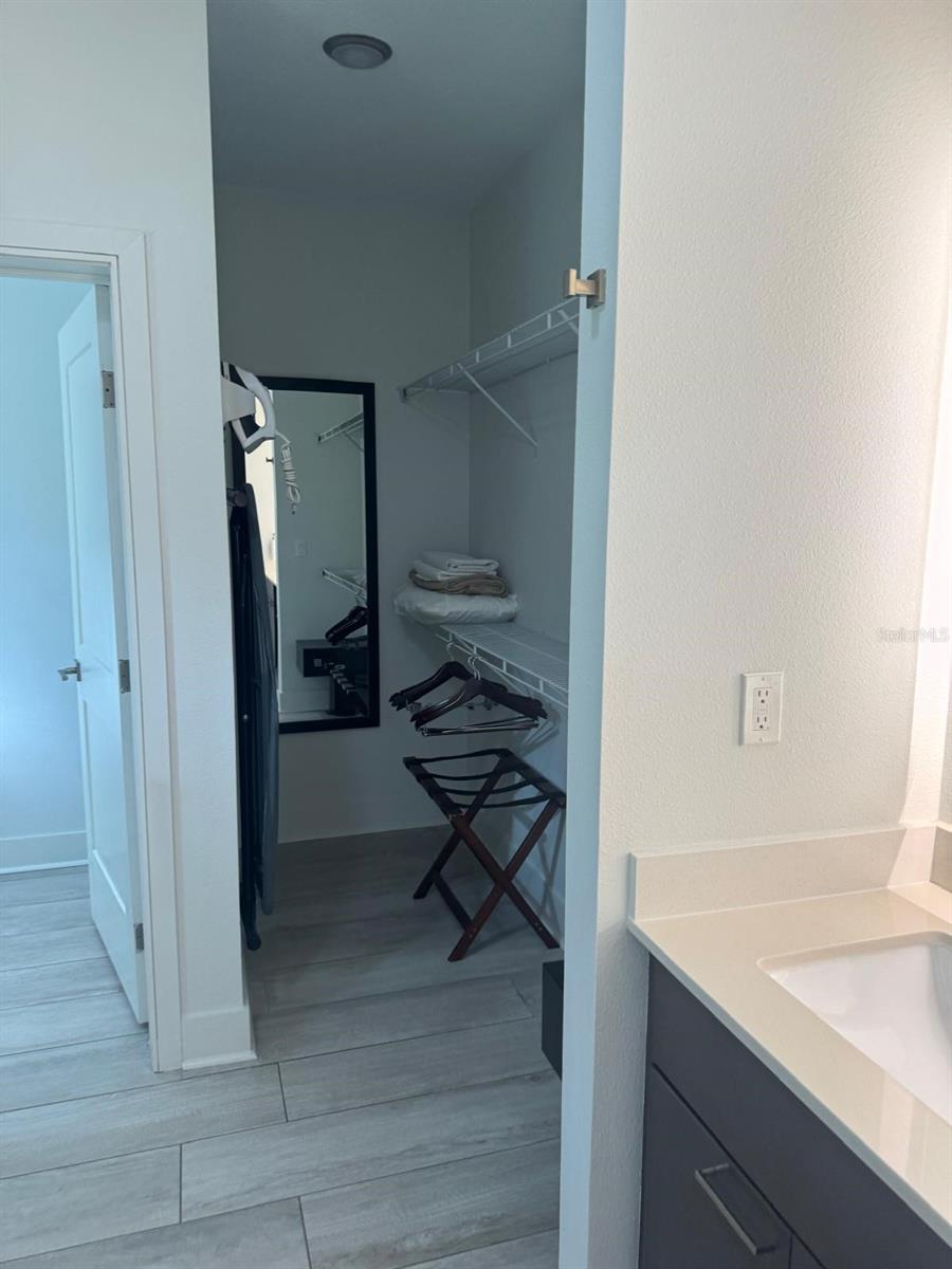 Image 21 of 40 For 14501 Grove Resort Avenue 3135