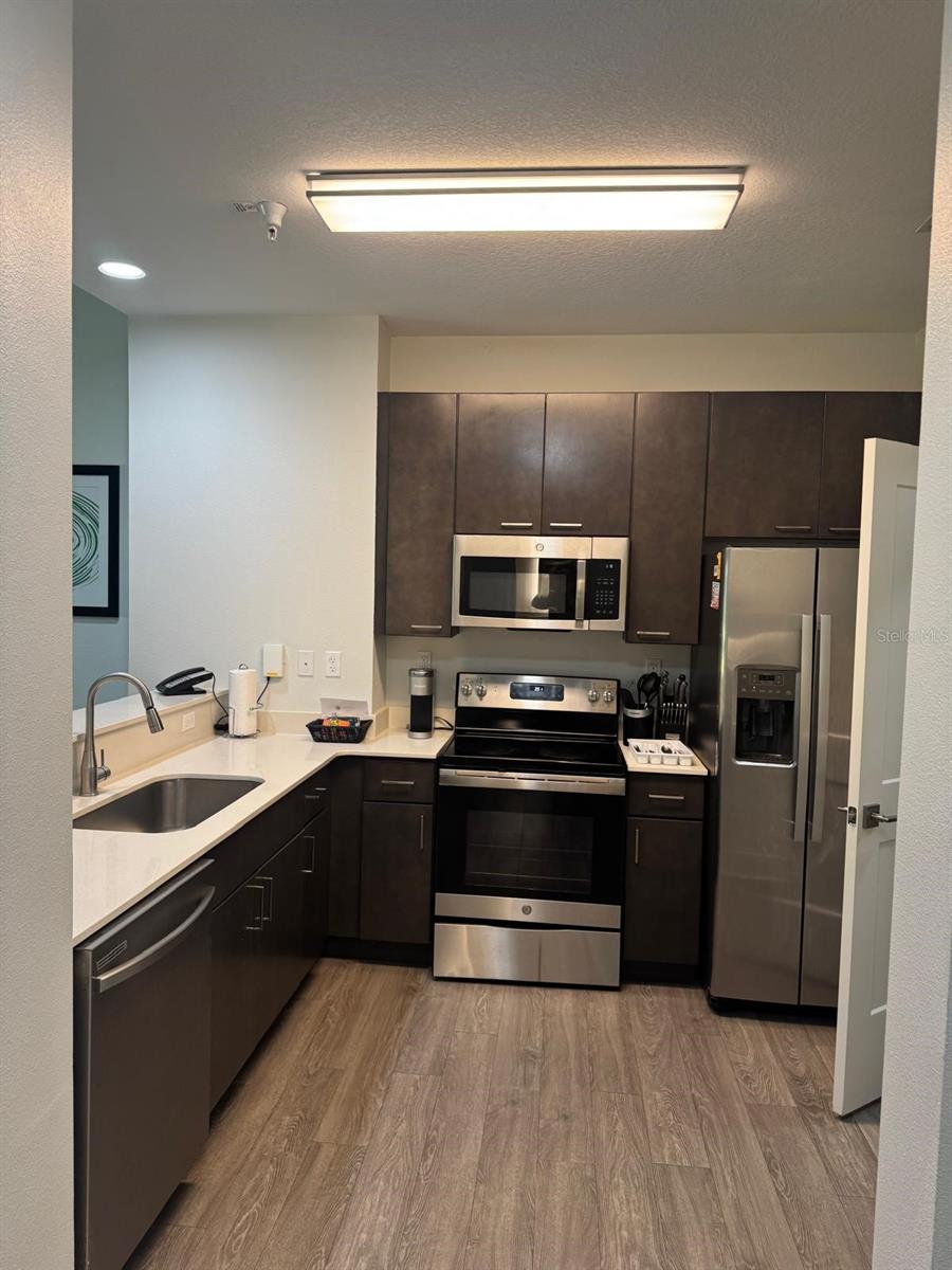 Image 3 of 40 For 14501 Grove Resort Avenue 3135