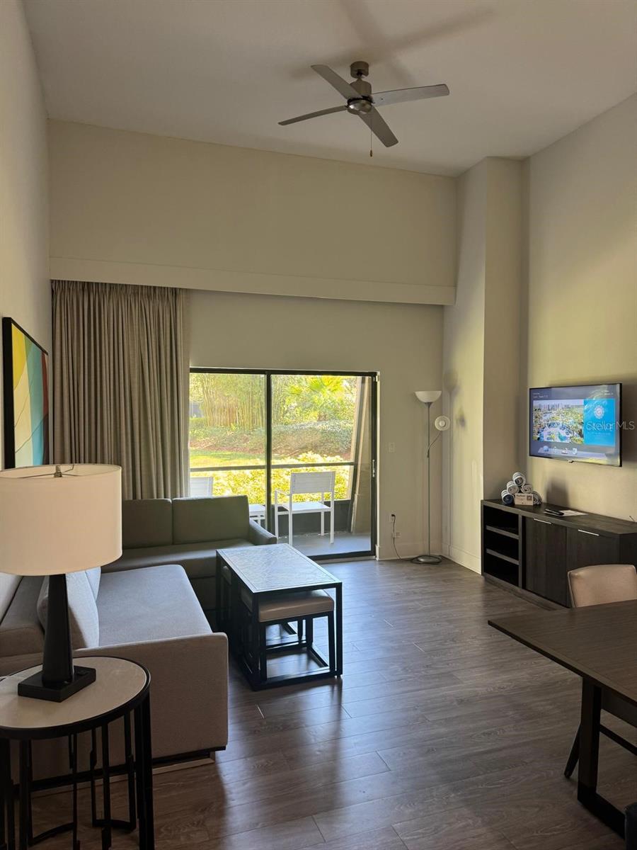 Image 8 of 40 For 14501 Grove Resort Avenue 3135