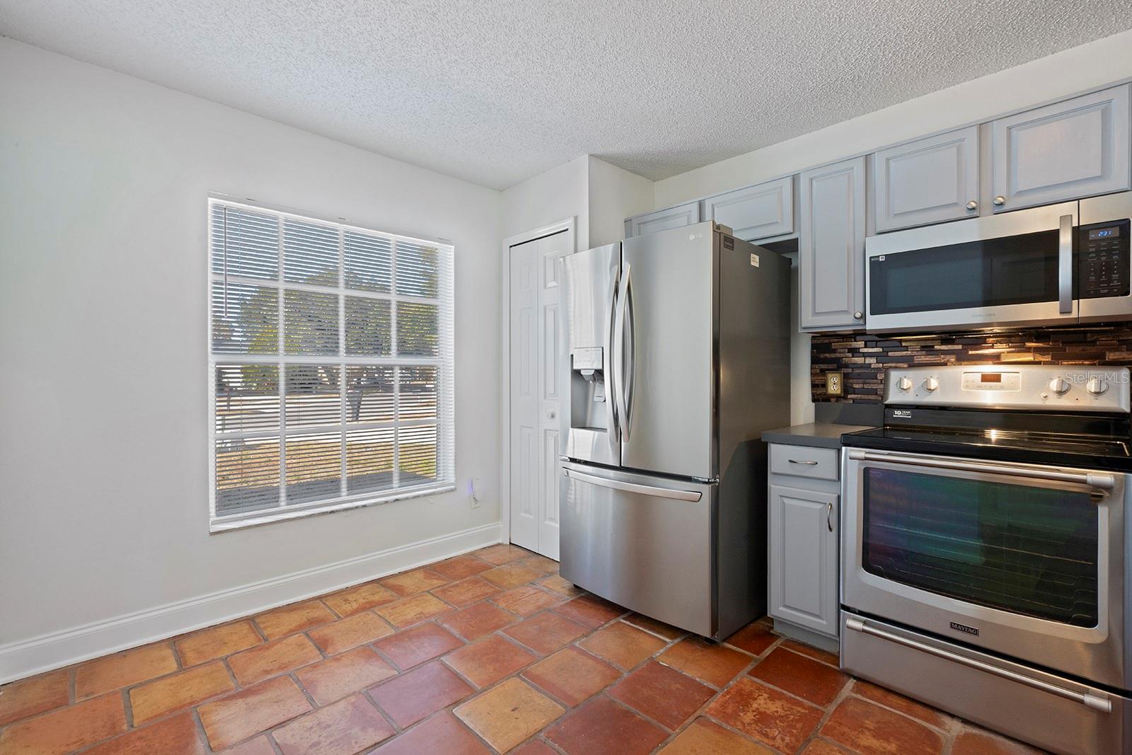 Image 11 of 24 For 1533 Sunset View Circle