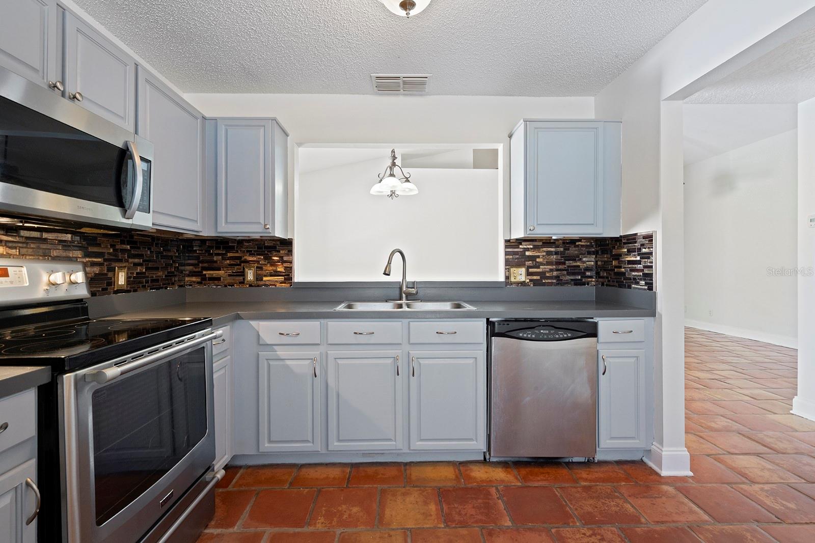 Image 13 of 24 For 1533 Sunset View Circle