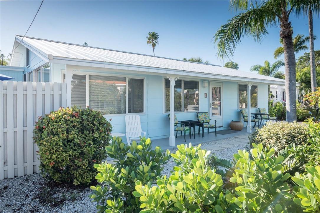 Listing Details for 900 Blvd Of The Presidents  4, SARASOTA, FL 34236