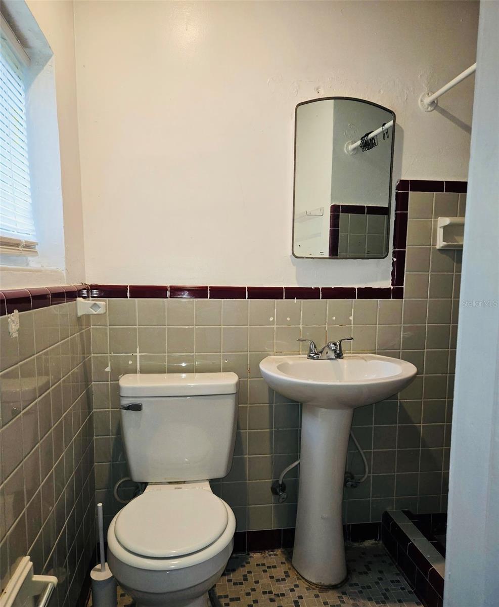 Image 18 of 26 For 8010 Us Highway 301