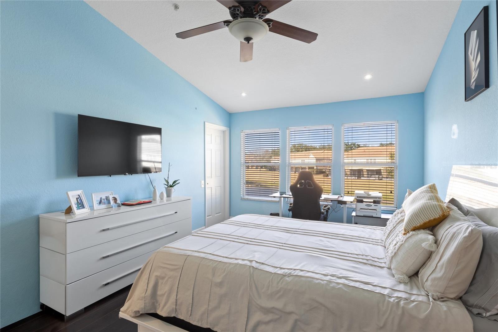 Image 17 of 36 For 6435 Ranelagh Drive 104