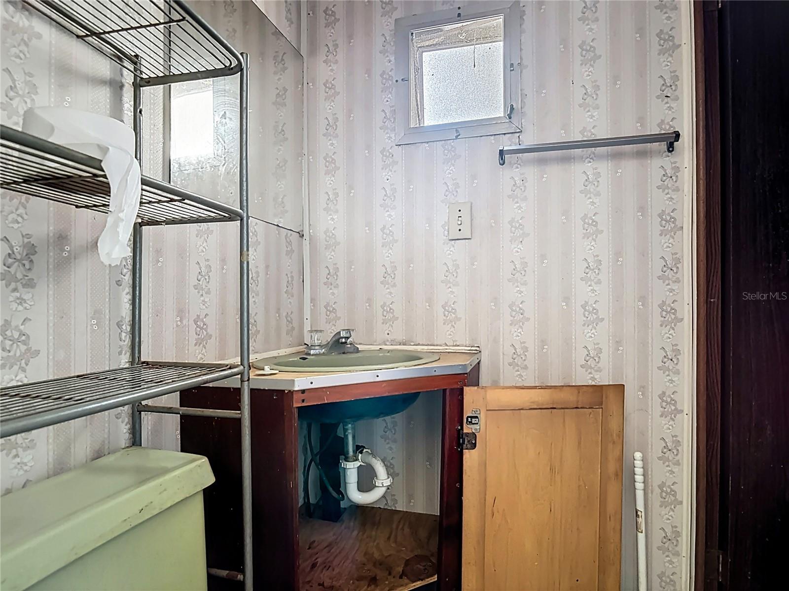 Image 31 of 48 For 13005 Florida Avenue